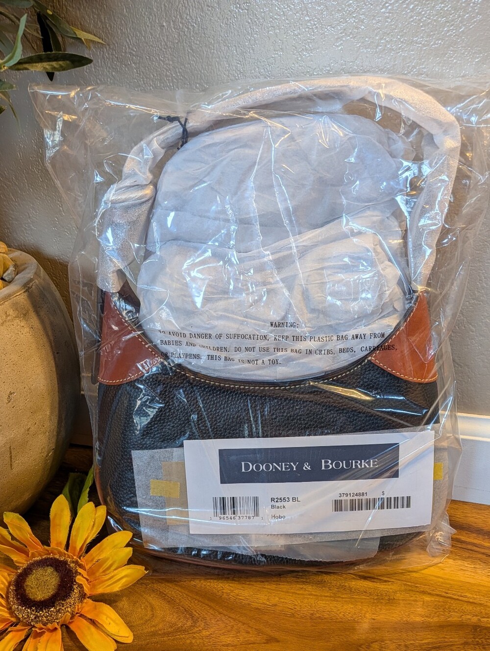 NWT! Dooney & Bourke Pebble Grain Hobo in BLACK